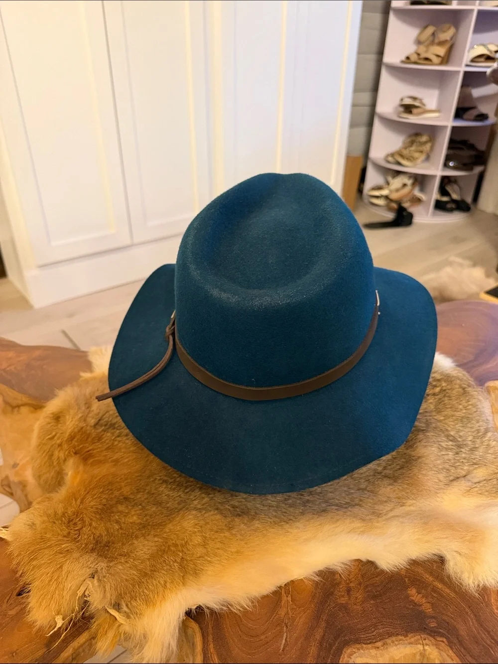 Women’s Teal Wide-Brim Felt Fedora Hat with Arrow Accent Band
